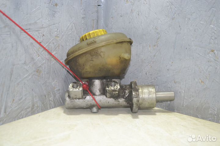 Главный тормозной цилиндр Audi 100