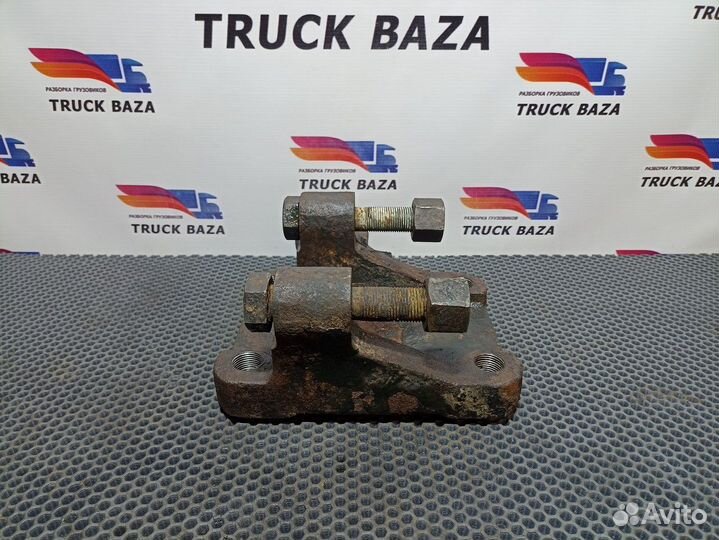 Кронштейн пневморессоры правый