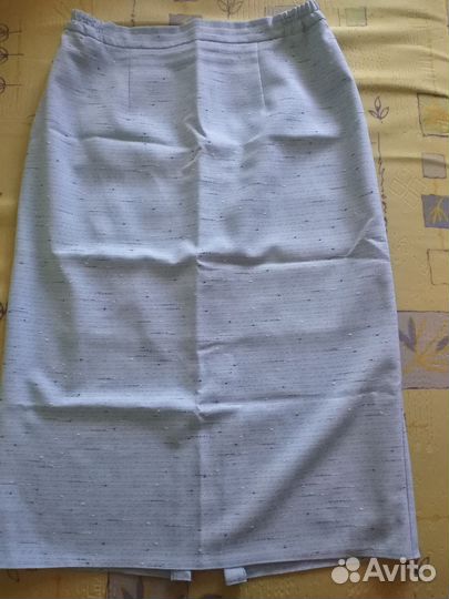 Летний женский костюм с юбкой 48размер
