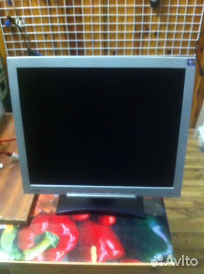 Монитор benq Q7T4
