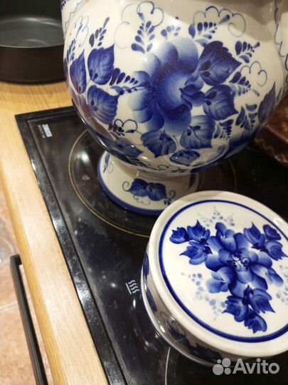 Посуда гжель. Самовар