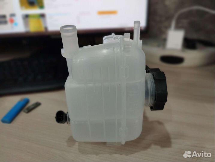 Расширительный бачок opel astra J1.8 140,л.с