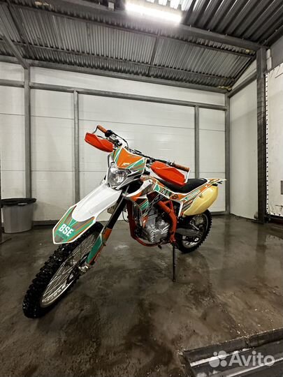 Эндуро кроссовый мотоцикл питбайк BSE Z6-250e