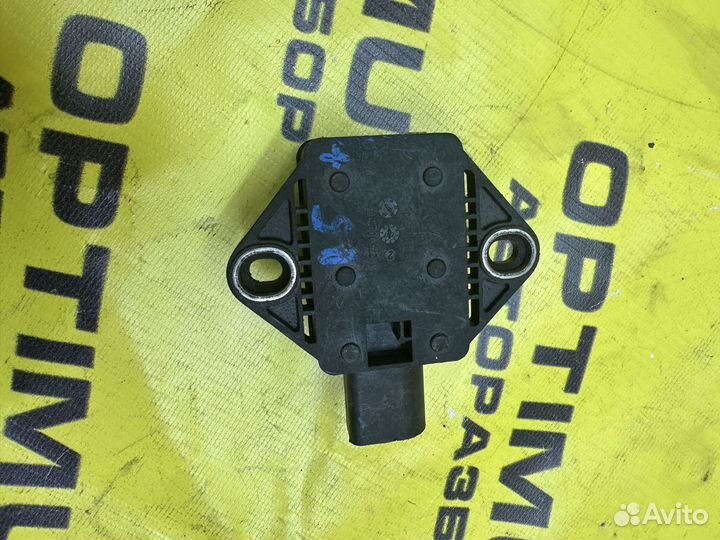 Датчик ускорения Volkswagen Passat B5+