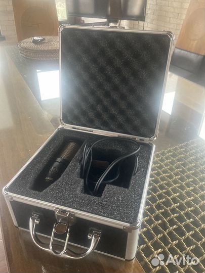 Студийный микрофон akg p-420