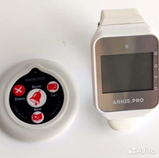 Комплекты вызова персонала: кнопка вызова и часы