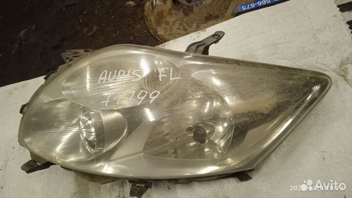 Фара левая правая Toyota Auris