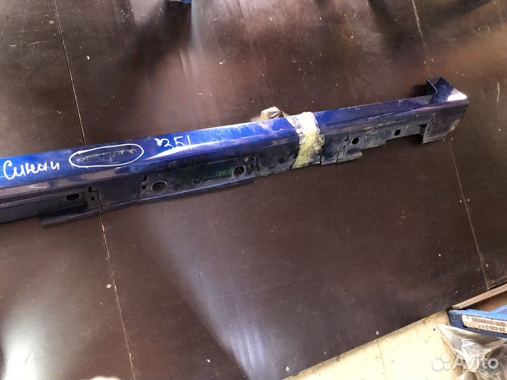 Порог Toyota Prius Alpha правый