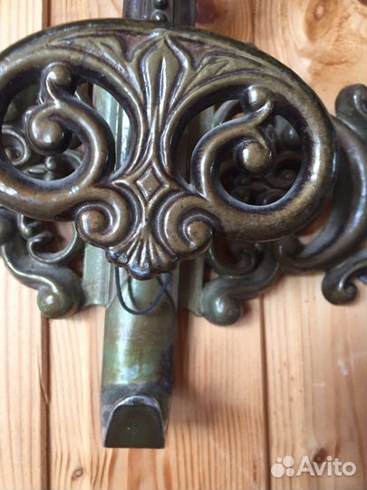 Вешалка настенная металлическая