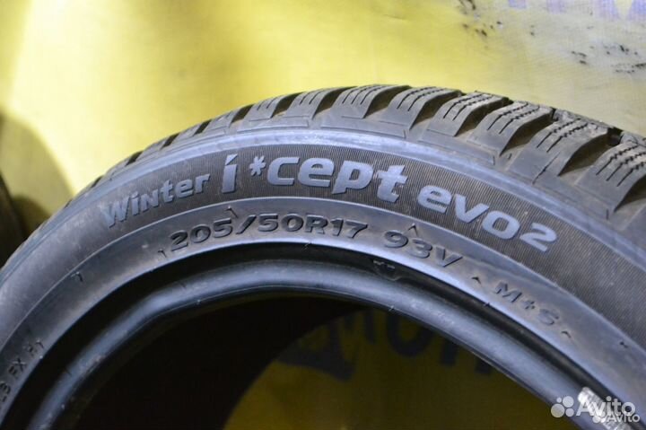 Hankook Winter I'Cept Evo2 W320 205/50 R17