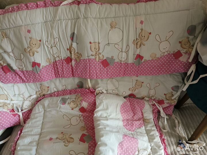 Детская кроватка с матрасом и бортиками