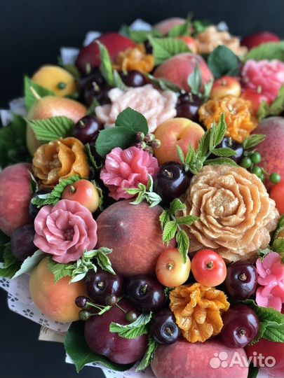 Букет из фруктов съедобных цветов для учителя