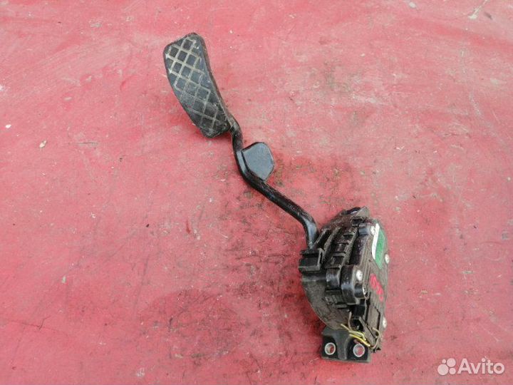 Педаль газа Audi A4 B6 AWX 1.9 TDI 2003