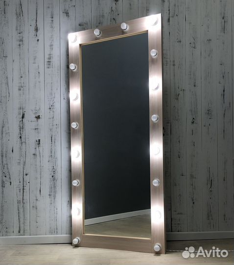 Зеркало с подсветкой