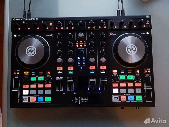 Dj контроллер Traktor Kontrol s4 mk2