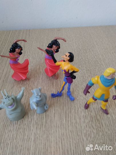 Фигурки из Гарри Поттера и собор парижской богомат