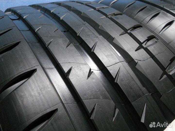 Michelin Pilot Sport 4 S 245/40 R19 98Y