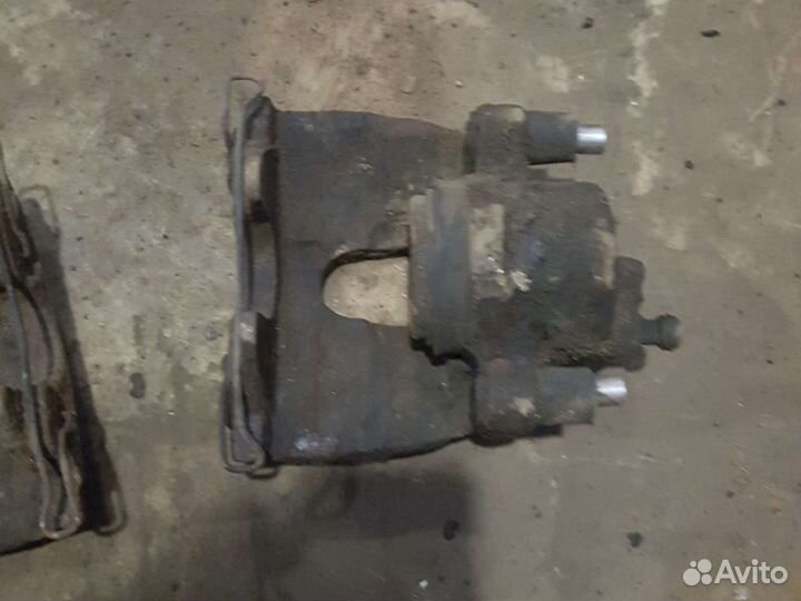 Суппорт передний Ford focus 2