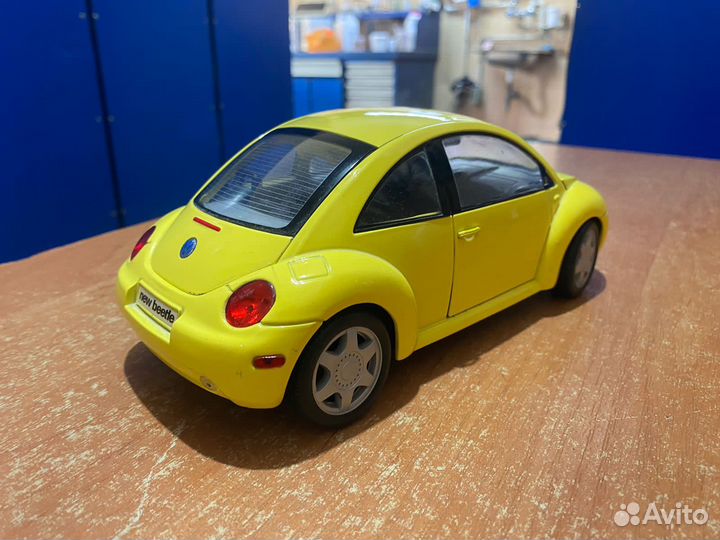 Модель Vw New Beetle Maisto 1/18