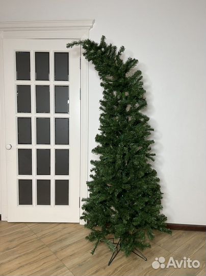 Елка искусственная новогодняя. Изогнутая