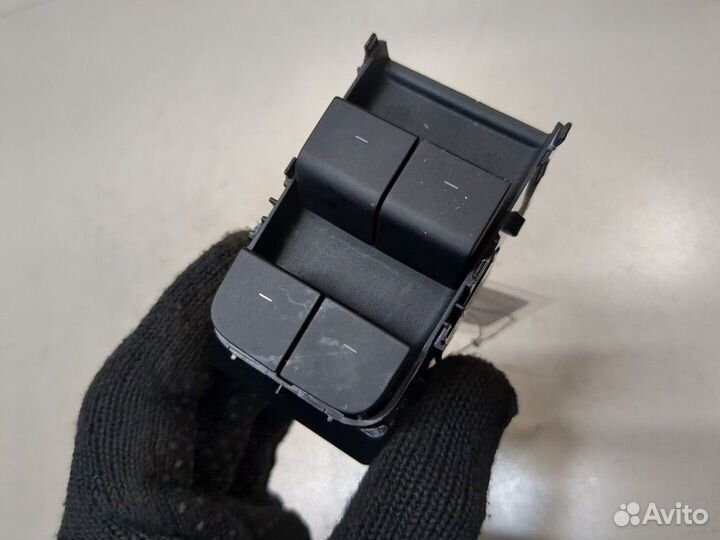 Кнопка стеклоподъемника Tesla Model 3, 2021