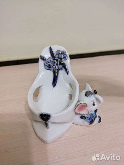 Фарфоровые статуэтки