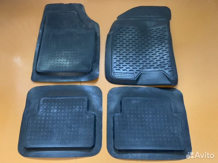 Автомобильные коврики резиновые