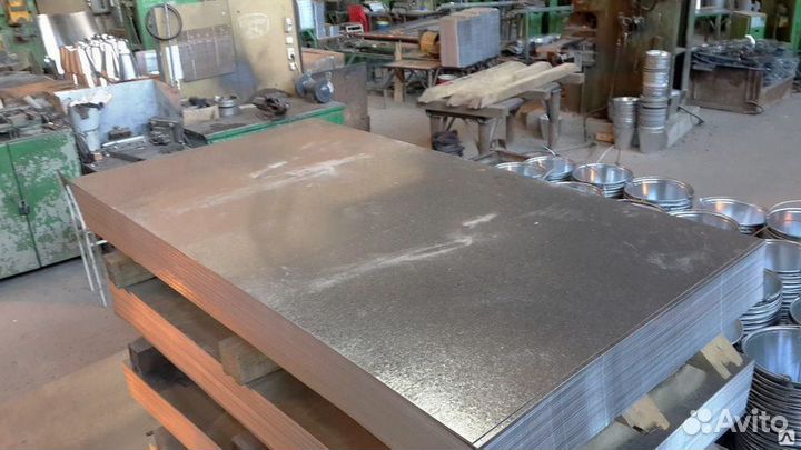 Лист гладкий