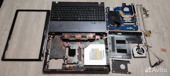 Ноутбук samsung np300e5c-s0tru на разбор