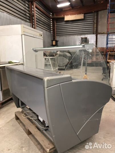 Витрина морозильная Carboma