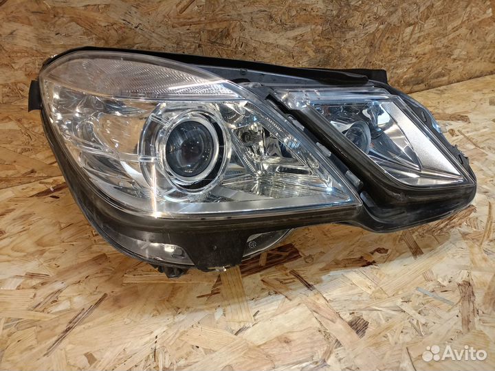 Фара ксенон правая Mercedes E W212