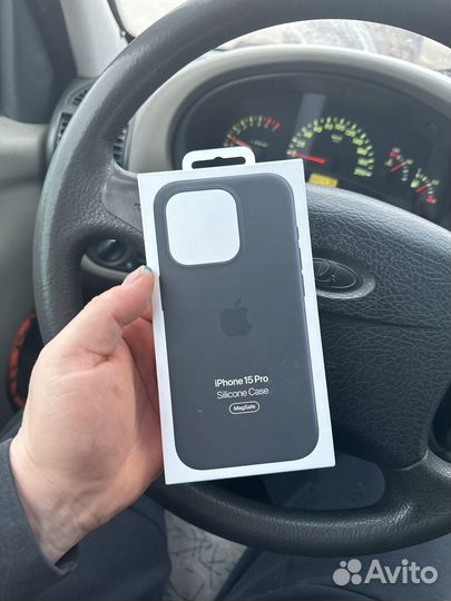 Оригинальный чехол на iPhone 15 pro