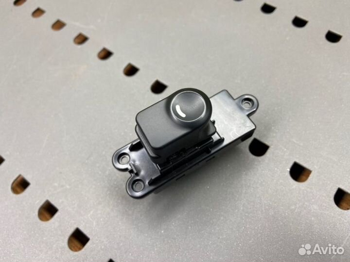 Кнопка задняя правая Hyundai I30 1 FD G4FC 1.6