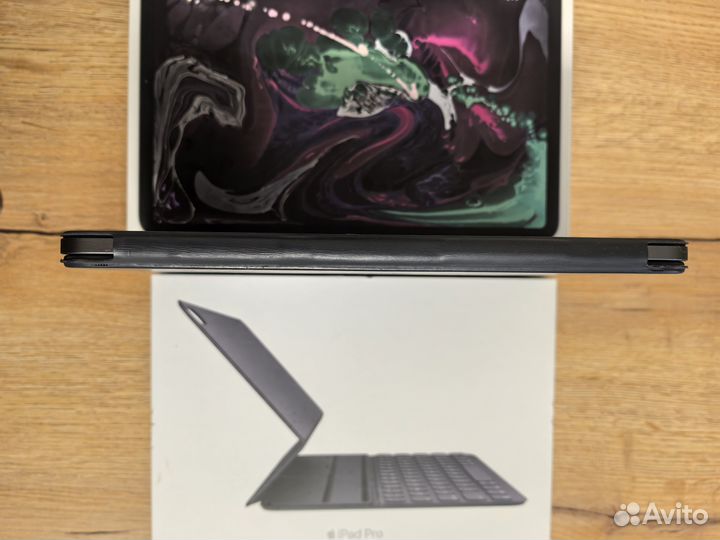 iPad Pro 11 2018 256gb + Apple SMART keyboard foli