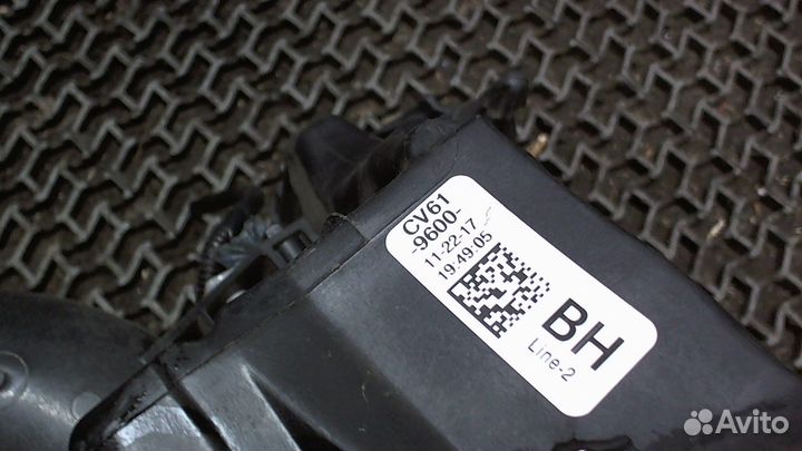 Корпус воздушного фильтра Ford Escape 2015, 2018