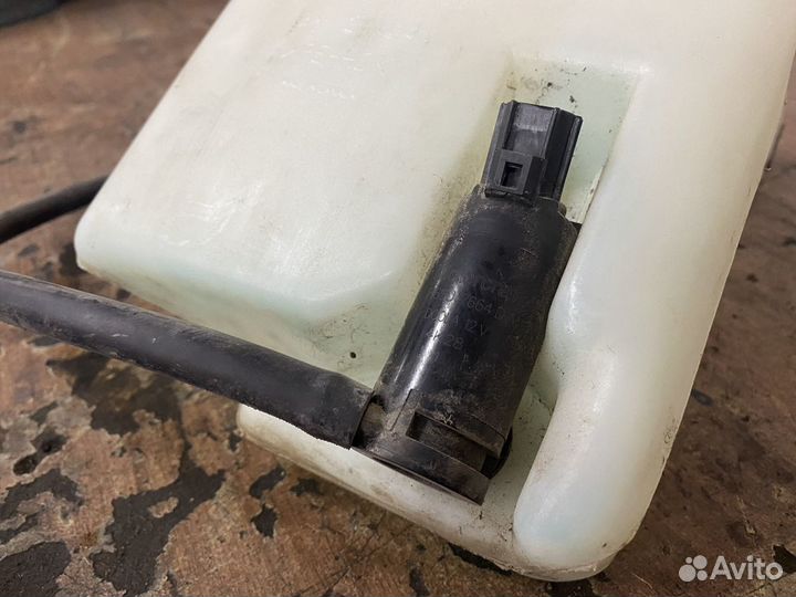 Бачок омывателя на Ford Econoline E250 E350