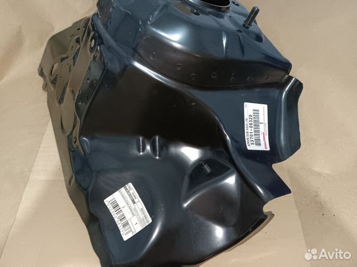 Чашка правая Toyota Camry 5370106320