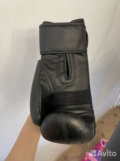 Боксерская груша и перчатки