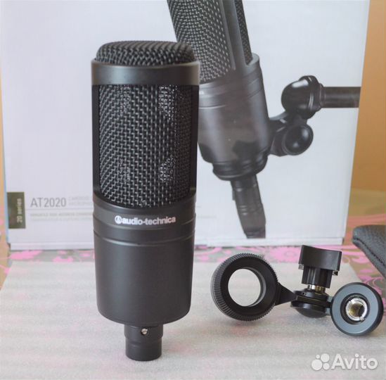 Студийный микрофон Audio-Technica AT2020