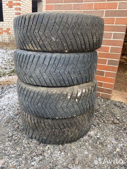 Goodyear Ultragrip Ice Arctic 225/60 R17