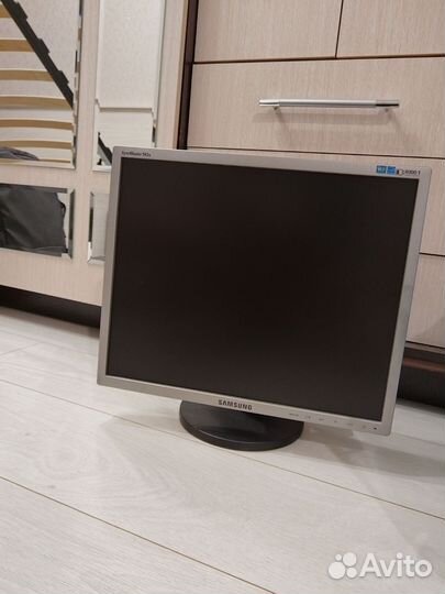 Монитор Samsung