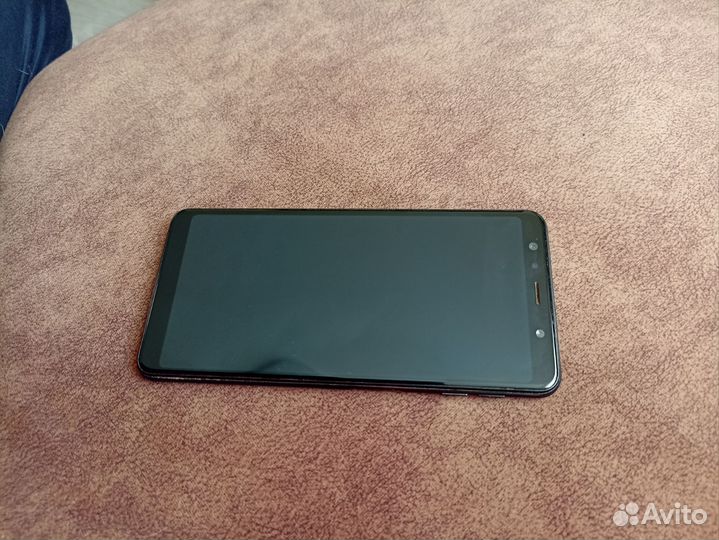 Samsung Galaxy A7 (2018), 4/64 ГБ