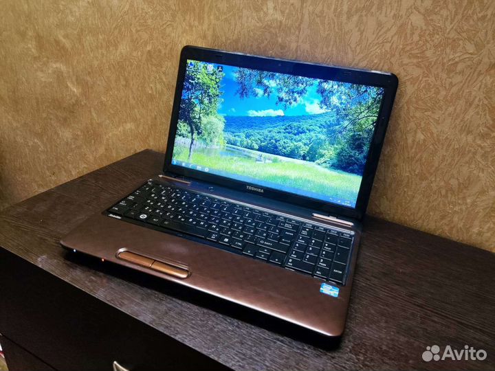 Ноутбук Toshiba L755 - 17E