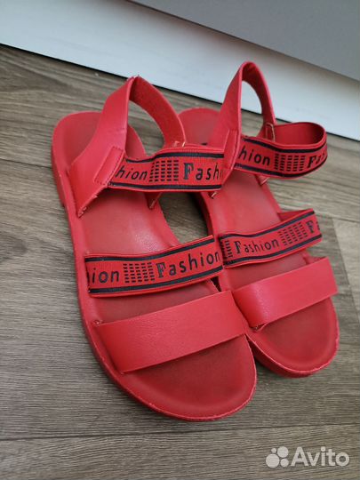Сандалии для девочки