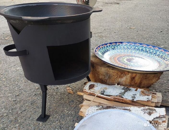 Казан чугунный с печкой