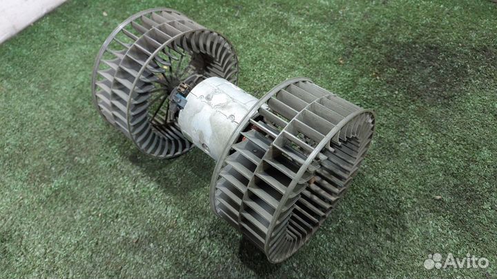 Моторчик отопителя с кондиционером BMW E34