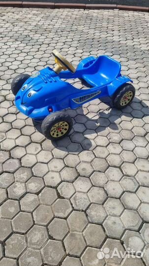 Детская педальная машина