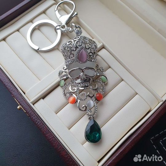 Новый брелок изящный Череп