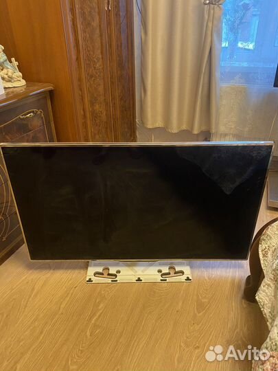 Телевизор Philips Smart LED TV 46PFL7007