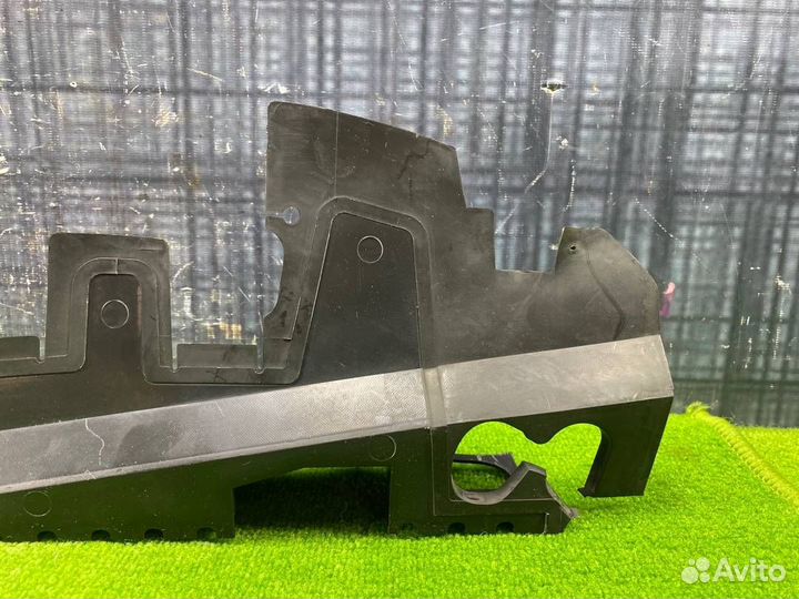 Воздуховод радиатора левый Volkswagen Passat B5